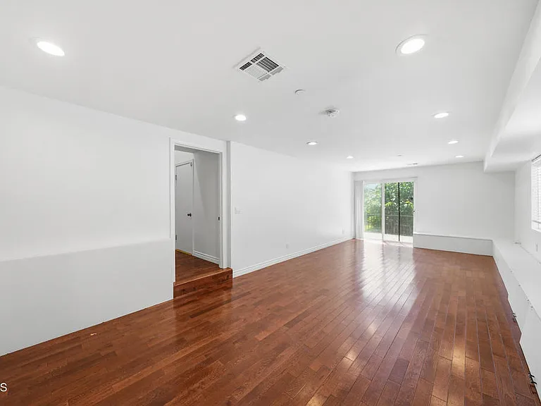 3302 Community Ave — Photo 30