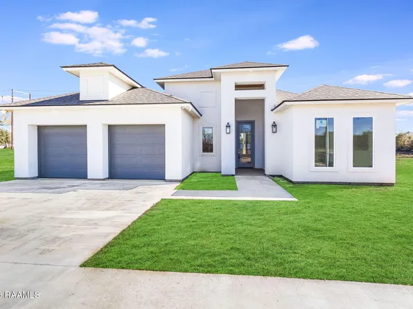 107 Cypress Lake Dr, Youngsville, LA 70592