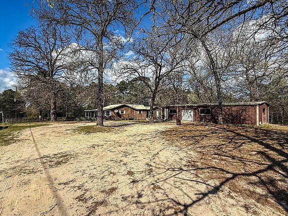 3rd image of 326 Thomas Ln