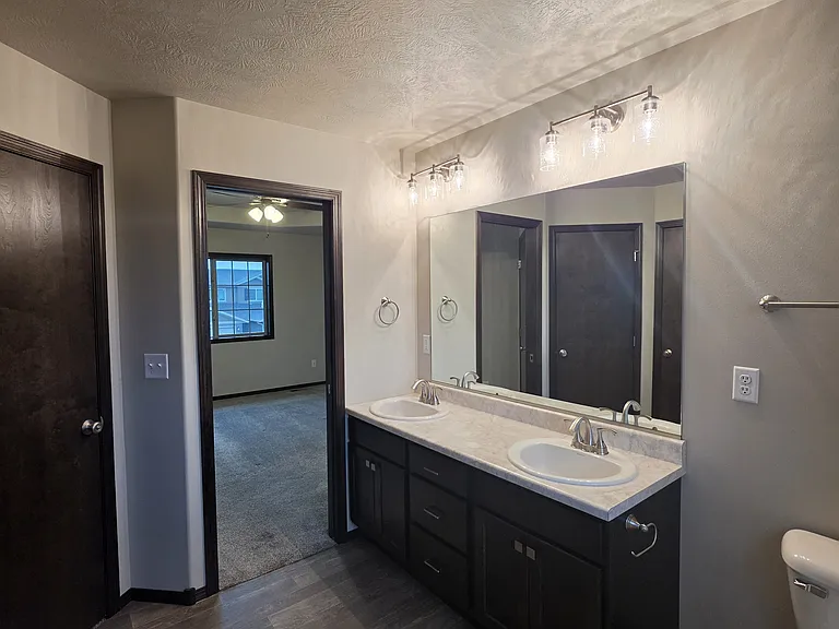 2542 E Meadowside Pl — Photo 14