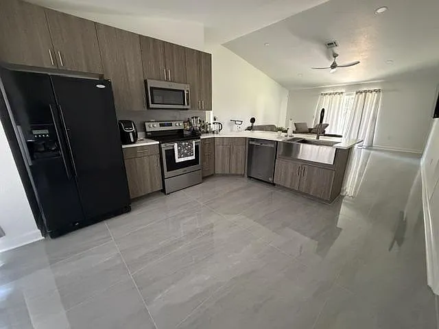 718 Reflections Dr — Photo 4