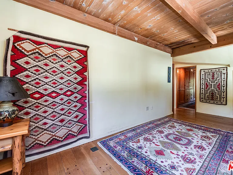 454 E Rustic Rd — Photo 26