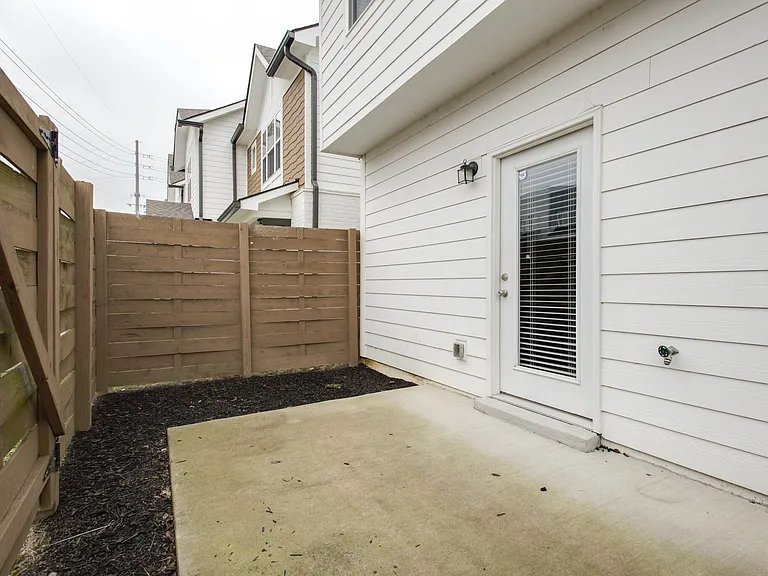 5715 California Ave — Photo 24