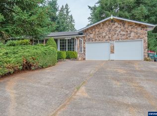 448 Strawberry Loop, Sweet Home, OR 97386