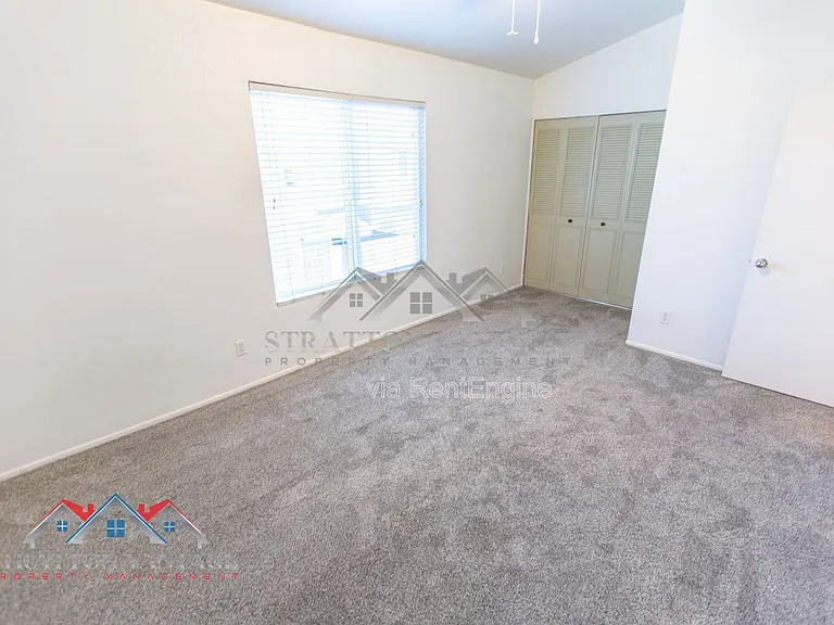1970 N Hartford St #62 — Photo 27