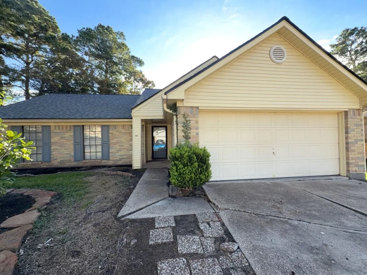 218 Bedford Ln **Ask About Our No Cash Deposit Option — Photo 1