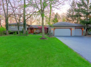 9S630 Lorraine Dr, Willowbrook, IL 60527