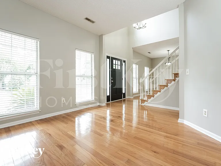 103 Monsarret Ln — Photo 4