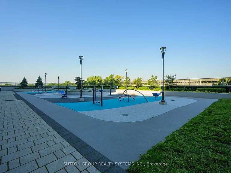 Fairview St — Photo 31