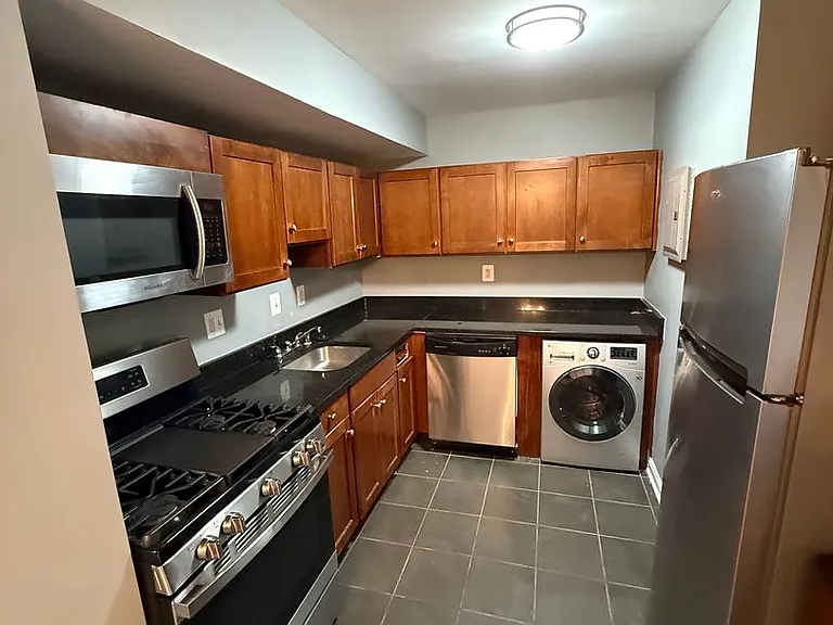 3103 Naylor Rd SE #B — Photo 4