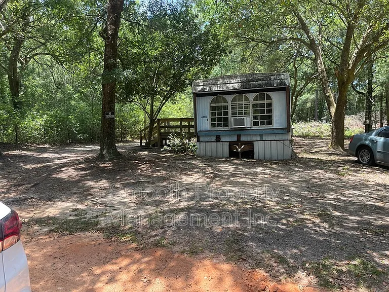 4355 Trailer Park Ct — Photo 2