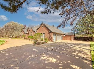 2422 Sunset Dr, Clinton, OK 73601