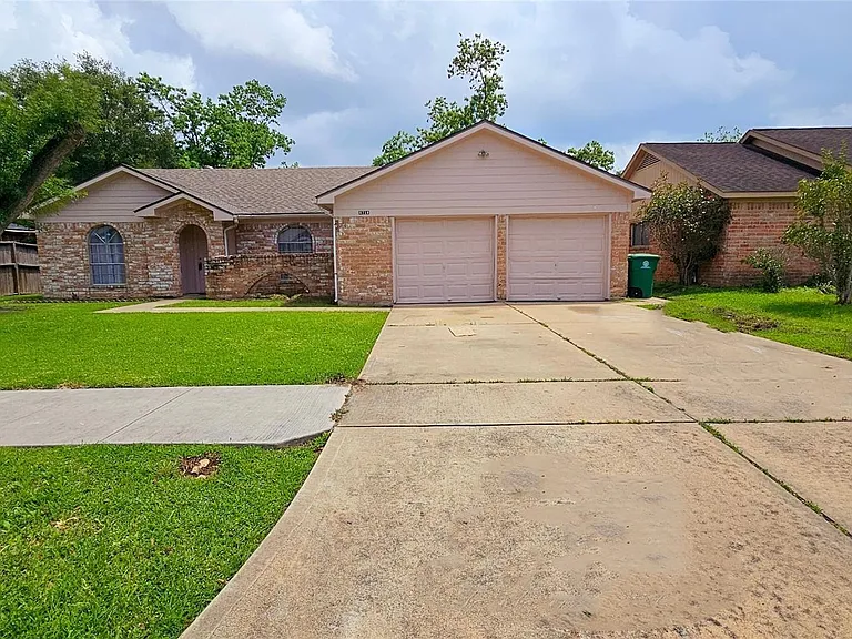 6719 McCullum Rd — Photo 2