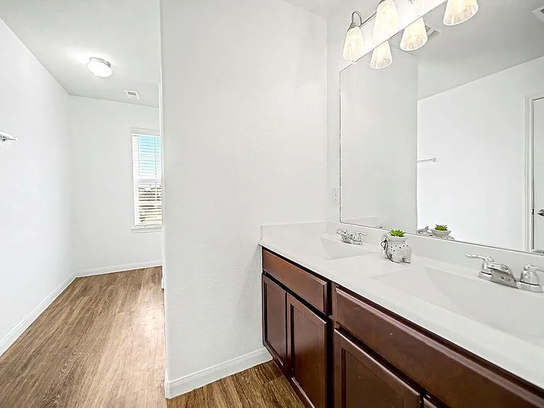 5742 Adelaide River Dr — Photo 17