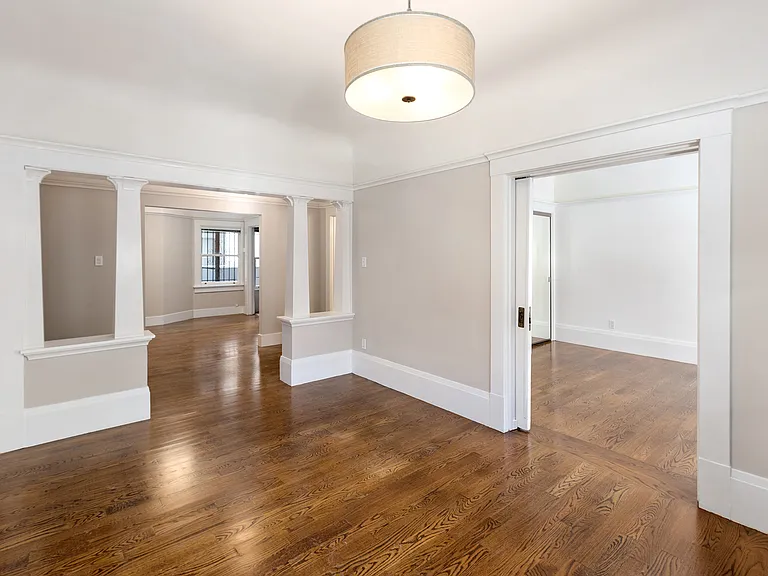 929 Pine Street — Photo 4