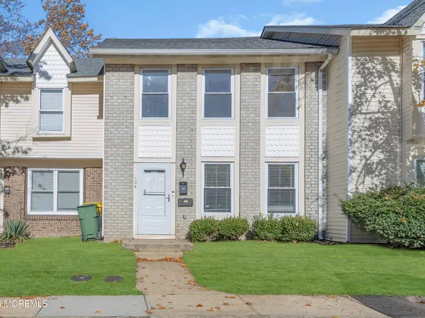 124 Williamsburg Lane, Lakewood, NJ 08701