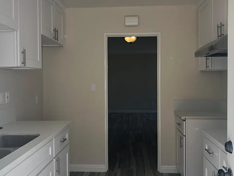 756 Jefferson Ave #B — Photo 11