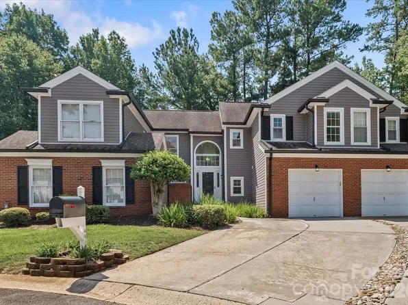 4818 Whistling Oak Ct, Charlotte, NC 28269