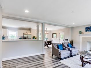 5243 Navaho Dr, Alexandria, VA 22312