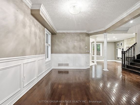 5th image of 16 Shrewsbury Dr