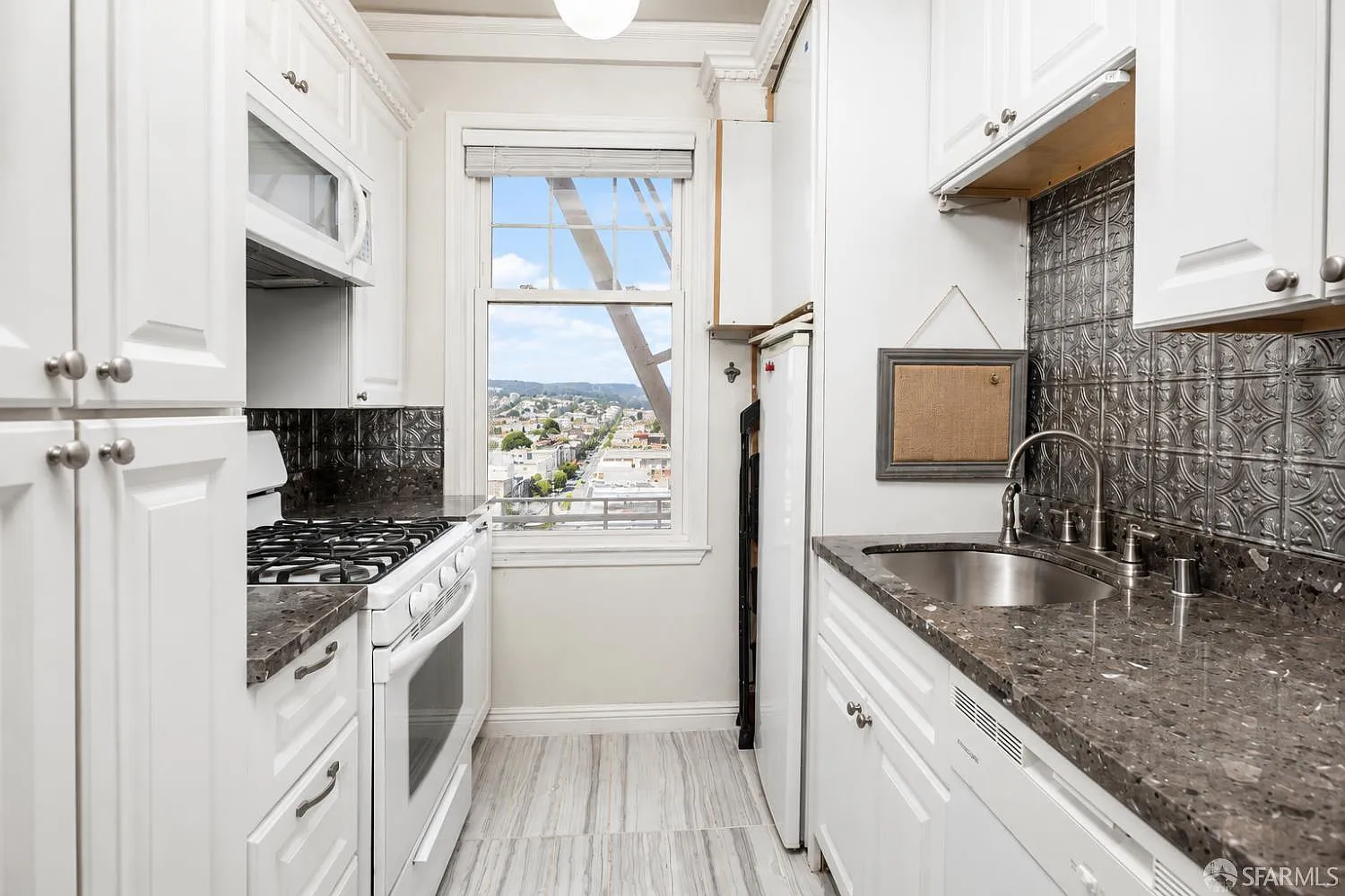 Studio, 1.0 bath, 547 sqft, $4,500 — Photo 3