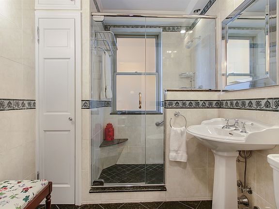 5th image of 300 E 74th St APT 7B