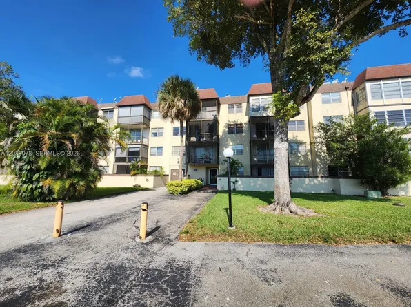 7300 NW 17th St, Plantation, FL