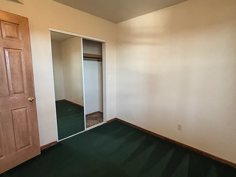 284 Jefferson St — Photo 17