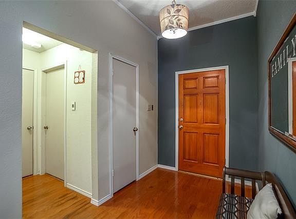 2nd image of 1918 Orchard Trl