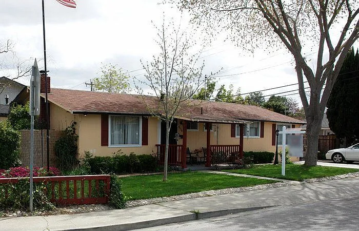10430 Finch Ave photo 1