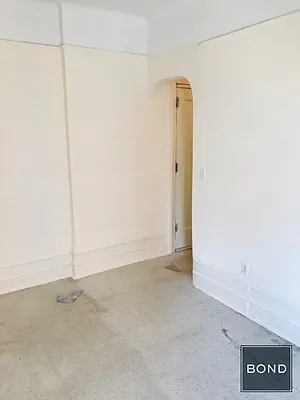 Rented by Bond New York | media 25