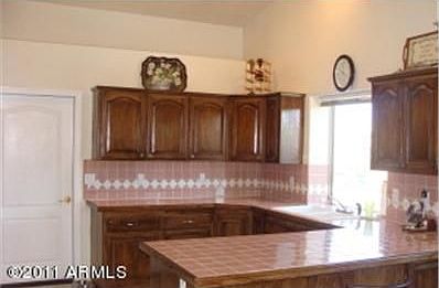 5th image of 517 N Sierra Vista Dr