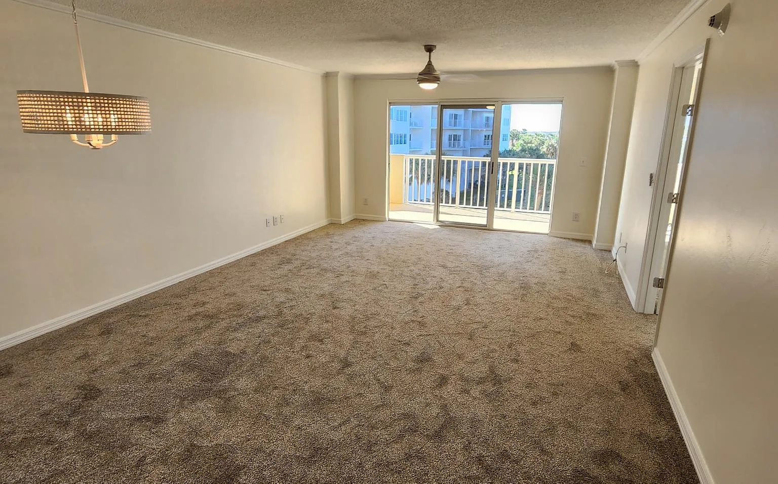 2 bed, 1400 sqft, $1,995 — Photo 4