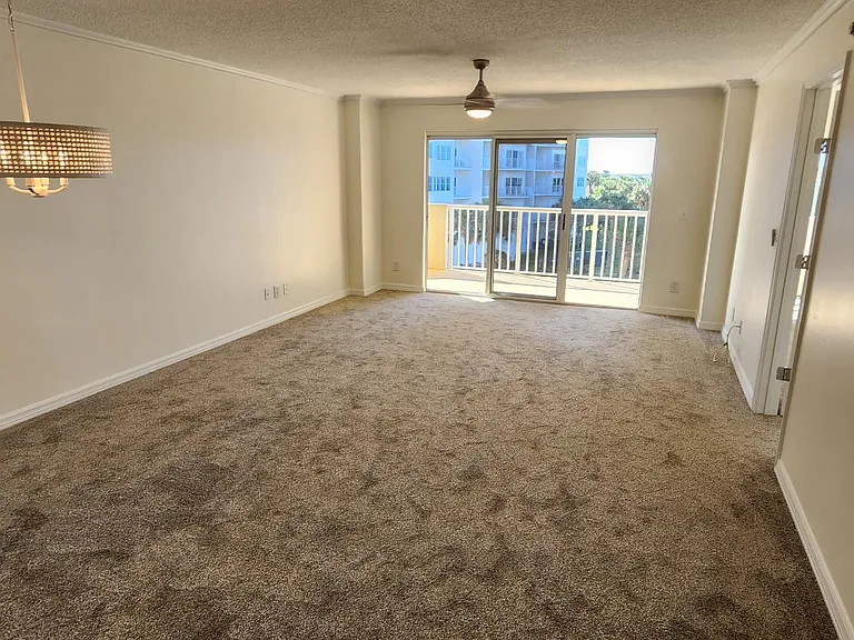 3 Oceans West Blvd #4D2 — Photo 4