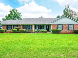 220 Woodberry Cir, Raeford, NC 28376