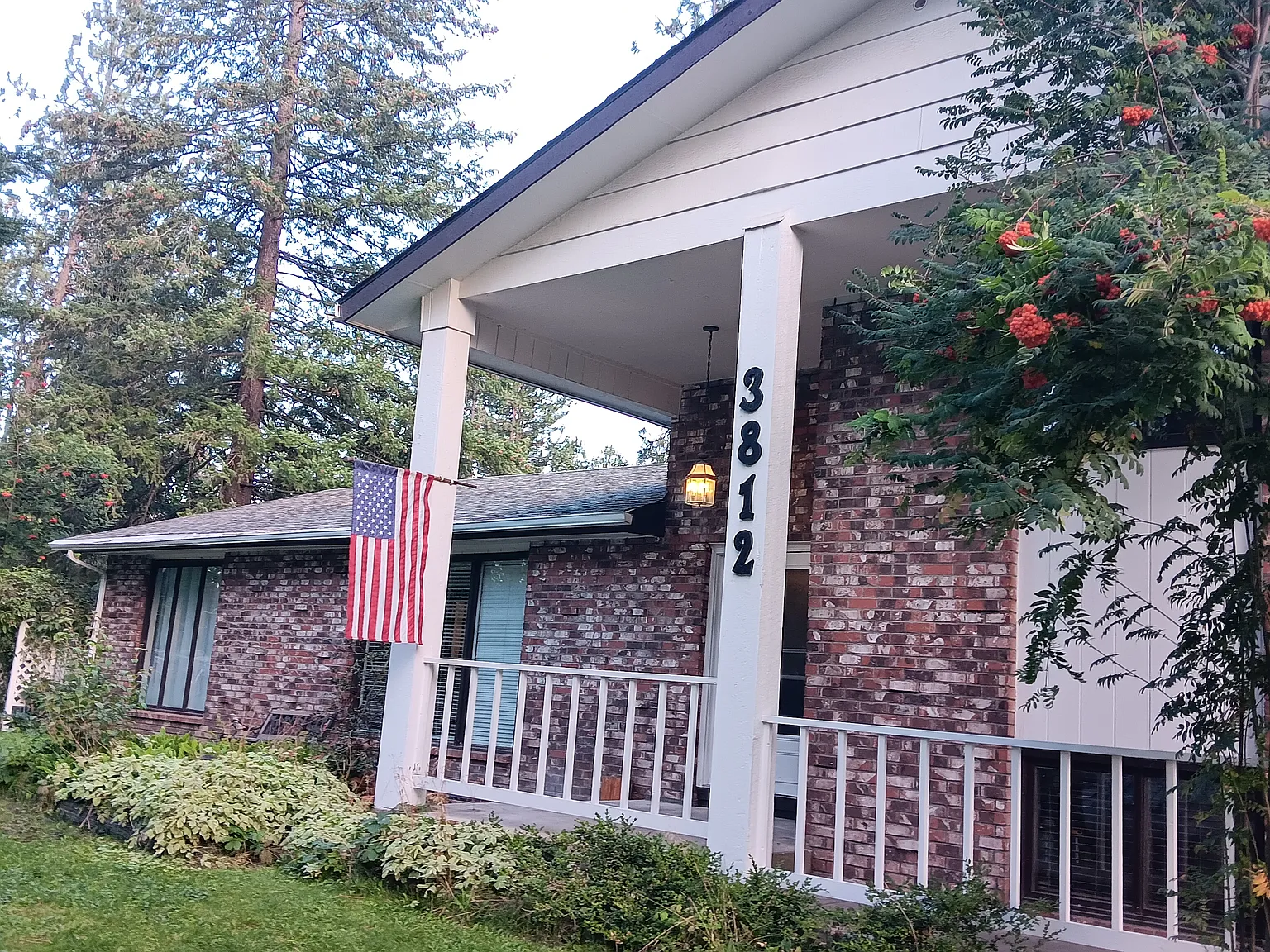 4 bed, 2.5 bath, 3000 sqft, $2,800 — Photo 1