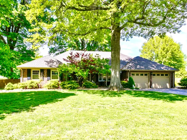 928 S Rosewood Drive, Monett, MO 65708