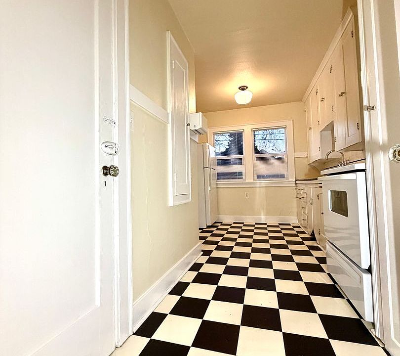 1st image of 333 SE 20th Ave APT 08