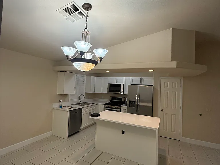 1042 Whispering Birch Ave — Photo 5