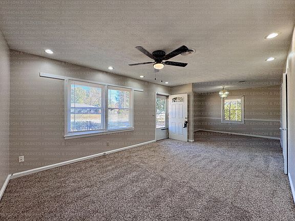 Living Room 16'6x11'8