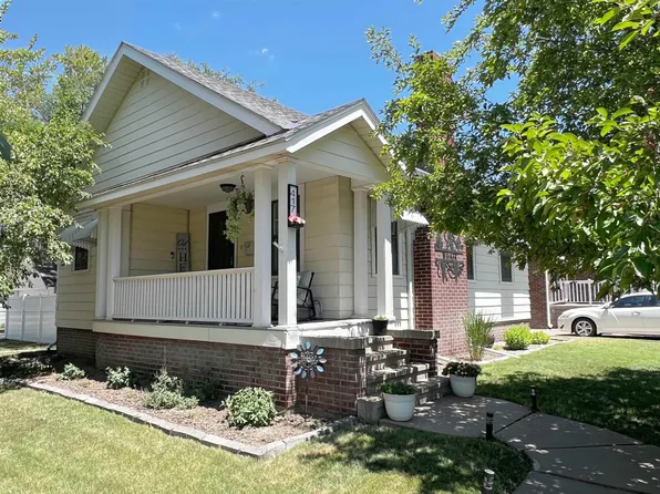 417 W 15th St, Hays, KS 67601