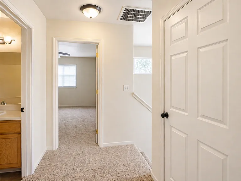 460 Posada Way #5 — Photo 3