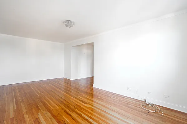 Rented by Universal Realty Group | media 4