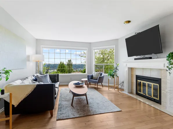 84 Ravine Dr, Pt Moody, BC V3H 4T8