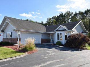N119W17811 Cove Ln, Germantown, WI 53022
