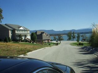 710 Riveredge Ln, Dandridge, TN 37725