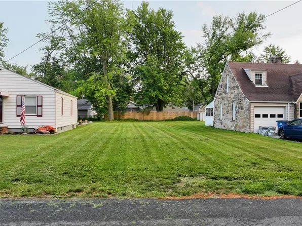 34206 Sylvia Dr, Eastlake, OH 44095