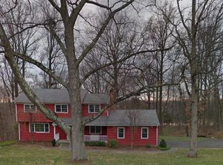 50 Hills Point Rd, Trumbull, CT 06611