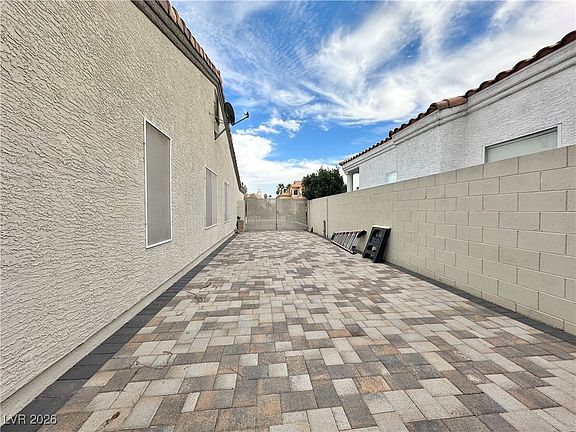 4th image of 3333 Indian Moon Dr