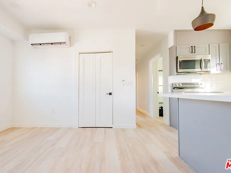 2602 Carnegie Ln #6 — Photo 7